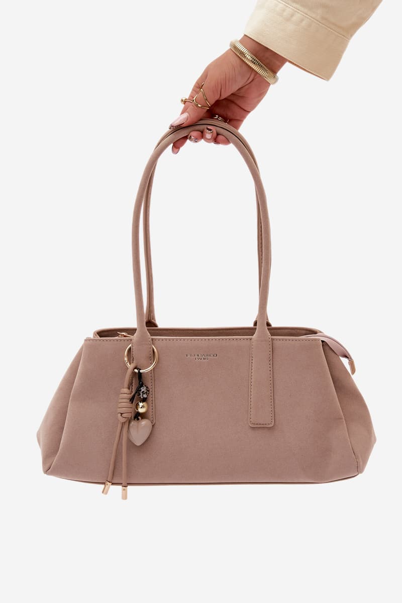Flora&Co béžová kabelka s přívěskem 2