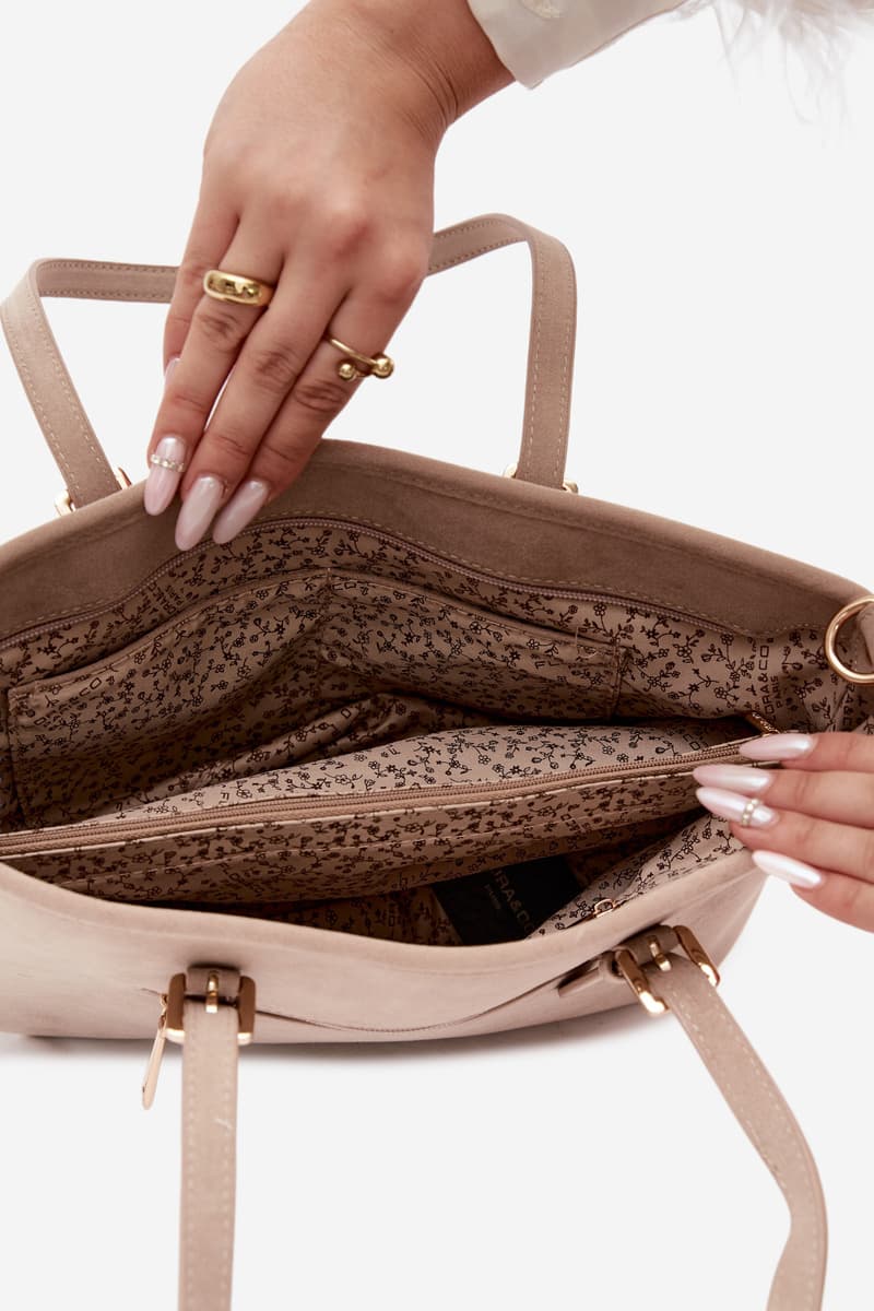 Flora&Co béžová shopper taška z umělé velurové kůže 5