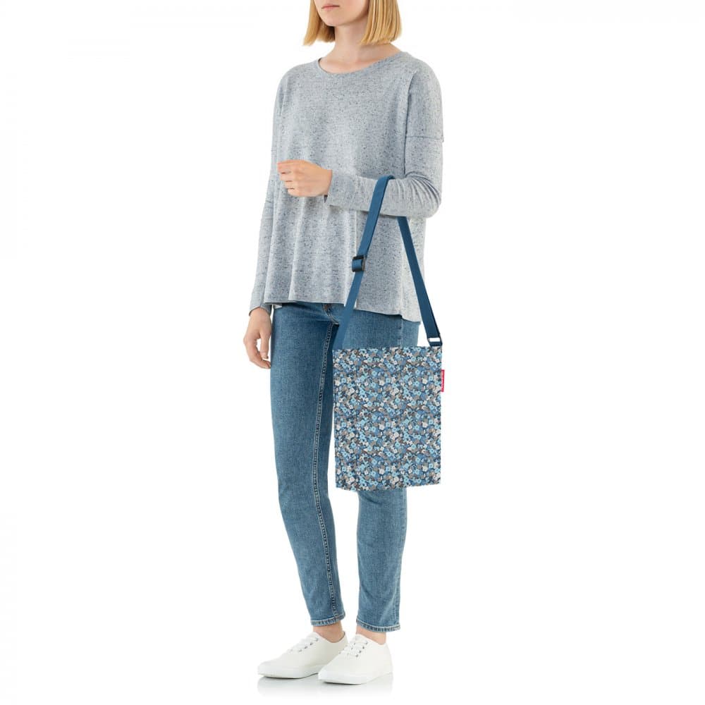 Kabelka přes rameno Reisenthel Shoulderbag S viola celeste HY4090 5