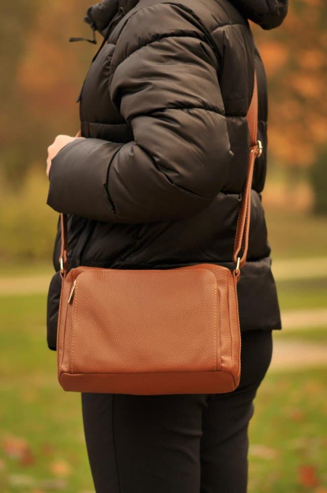 Kožená crossbody kabelka SARA BAGS 5542 hnědá cognac 5