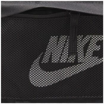 Batoh Nike Elemental, černá 4
