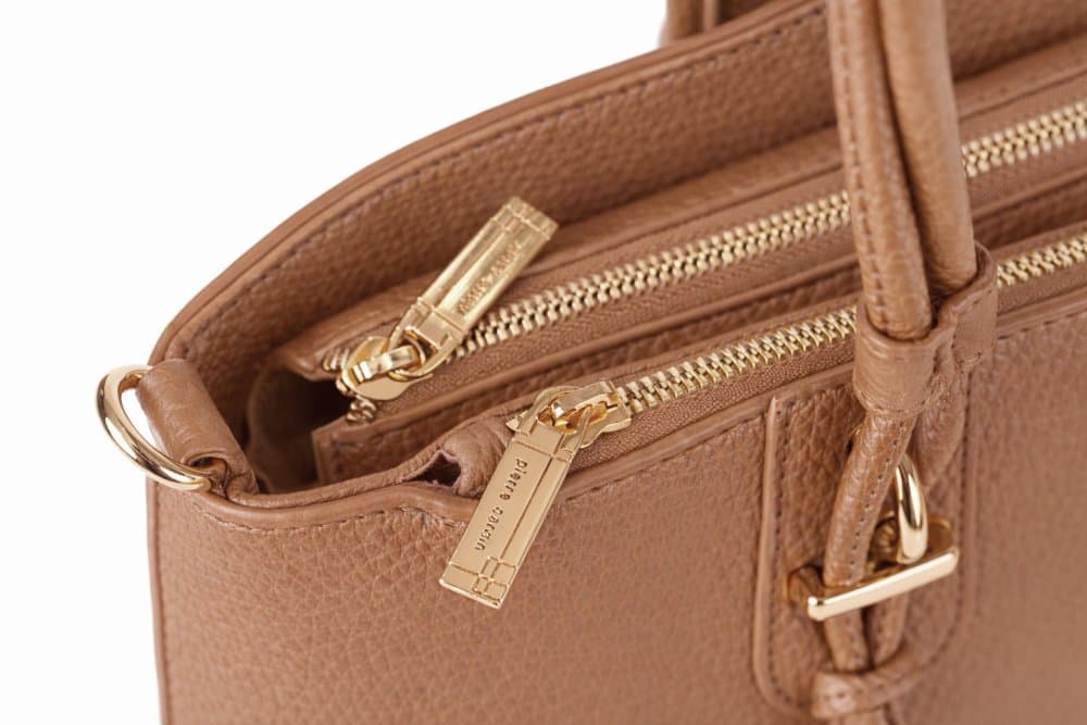 Pierre Cardin Elegantní dámská kabelka 2519 Hnědá Hnědá 2519-WX28-CUOIO 2