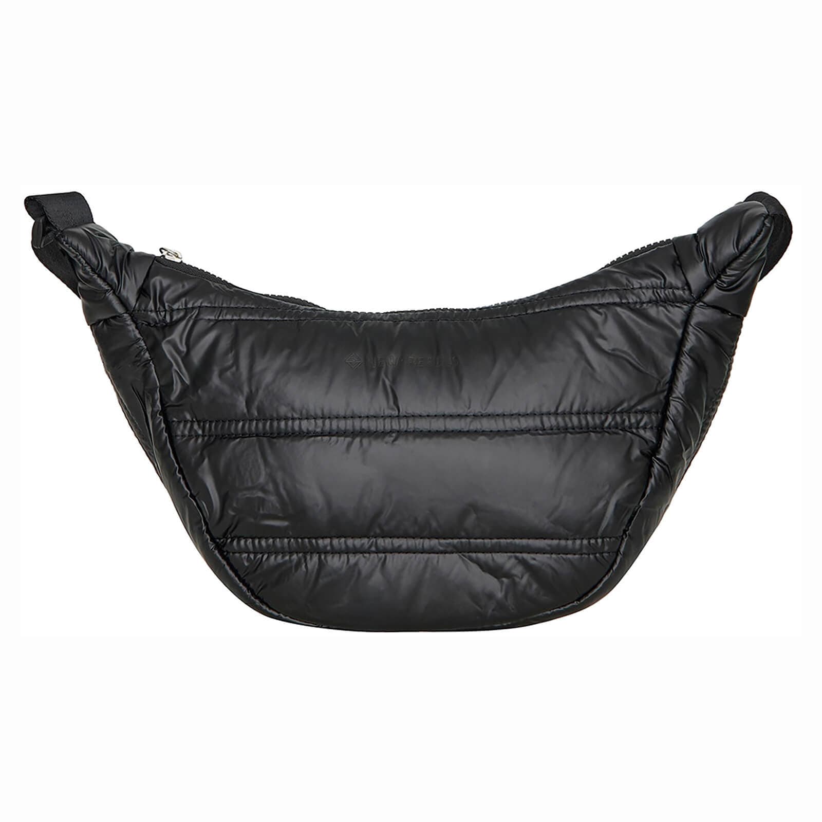 Lesklá crossbody kabelka New Rebels Tinna, černá