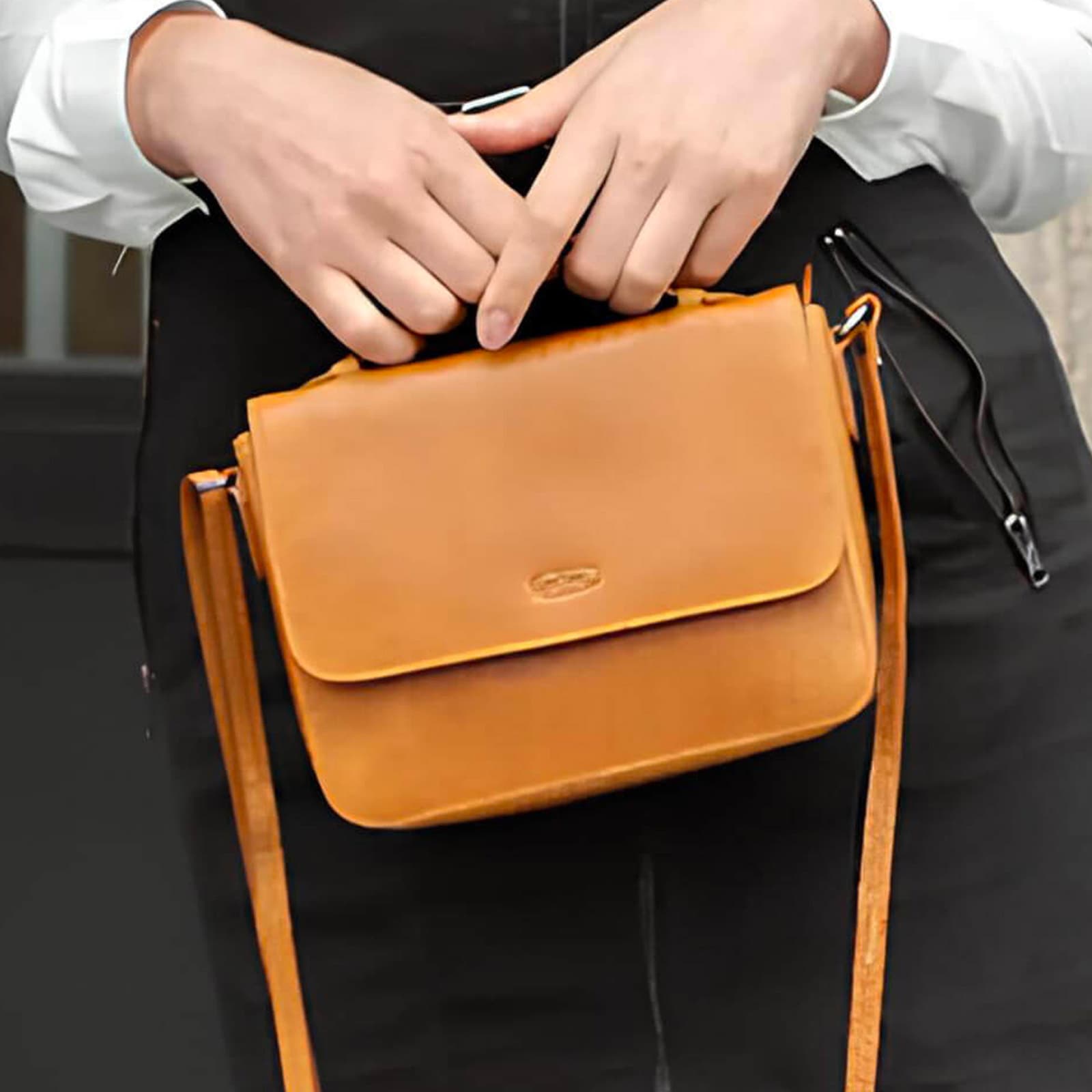 Kožená crossbody kabelka Sparwell Matilde, hnědá